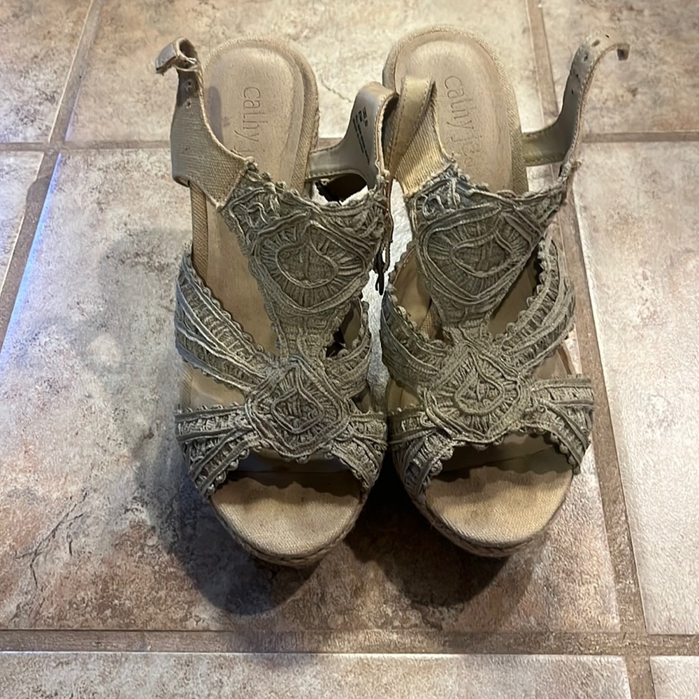 Cathy Jean Wedge Size 8.5
